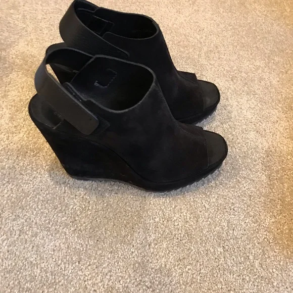 Cute black heels - Picture 3 of 4